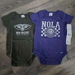 2 Gerber NBA Basketball New Orleans Pelicans Baby Onesies Size 6-12 Months